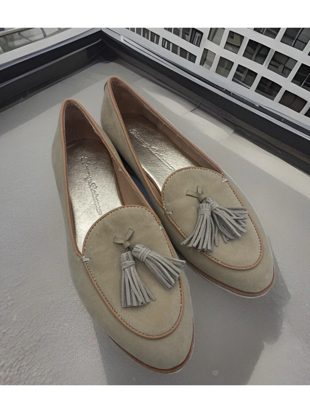 Tommy Bahama Women’s 7.5 Tan Suede Loafers Driving Flats Tassels